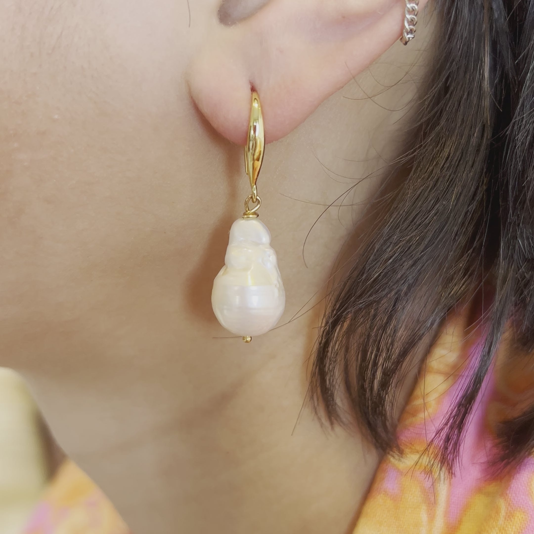 Amy Baroque Pearl Earrings