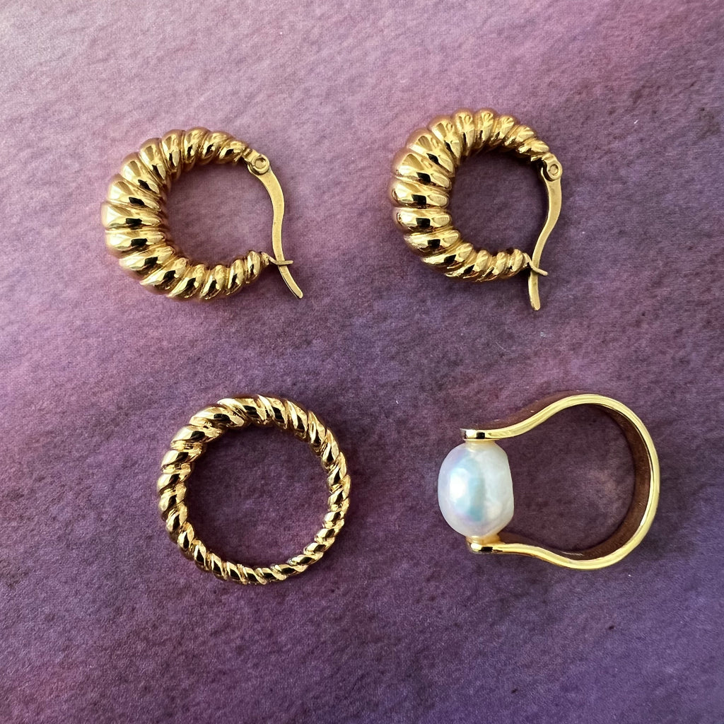 Amy Baroque Pearl Ring