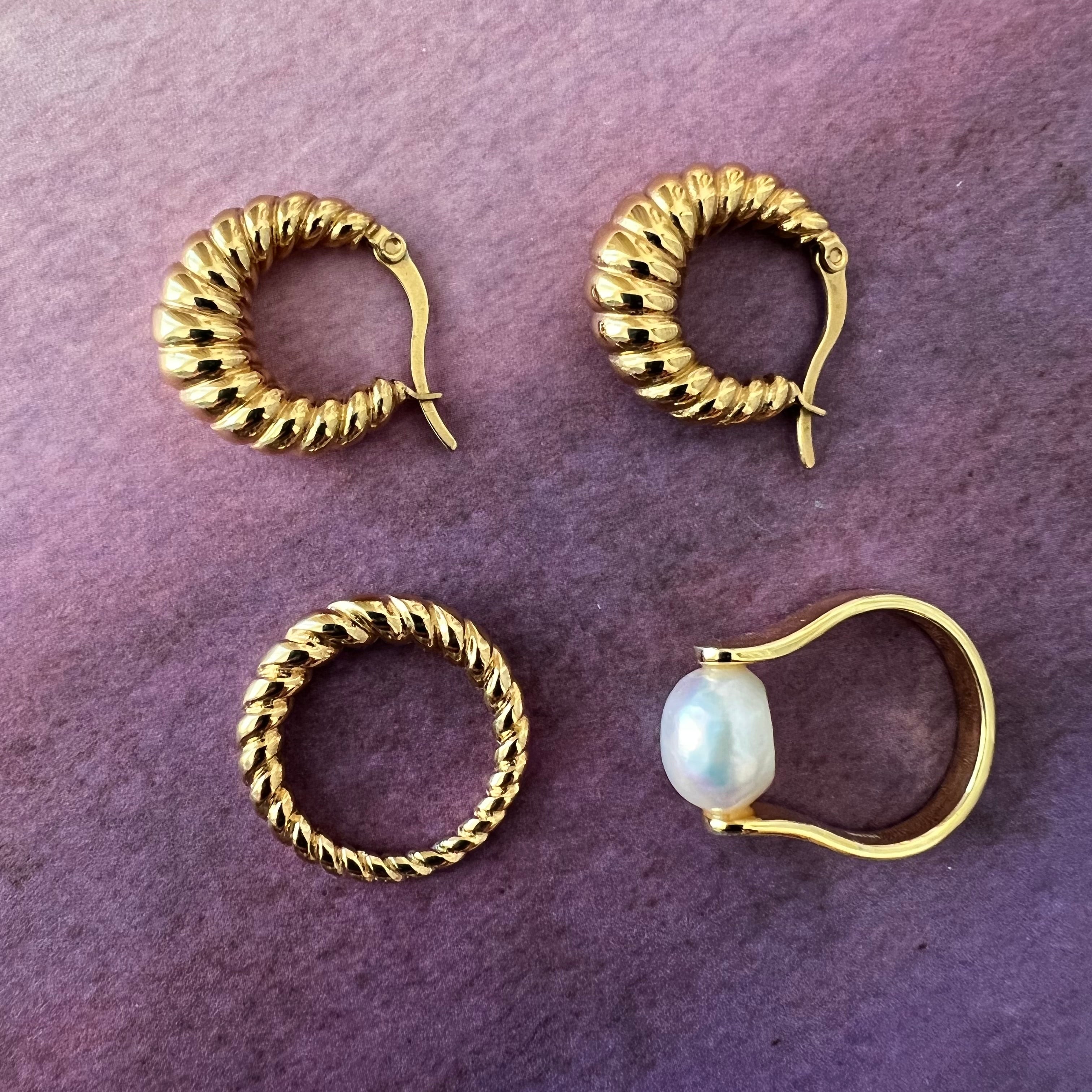 Amy Baroque Pearl Ring