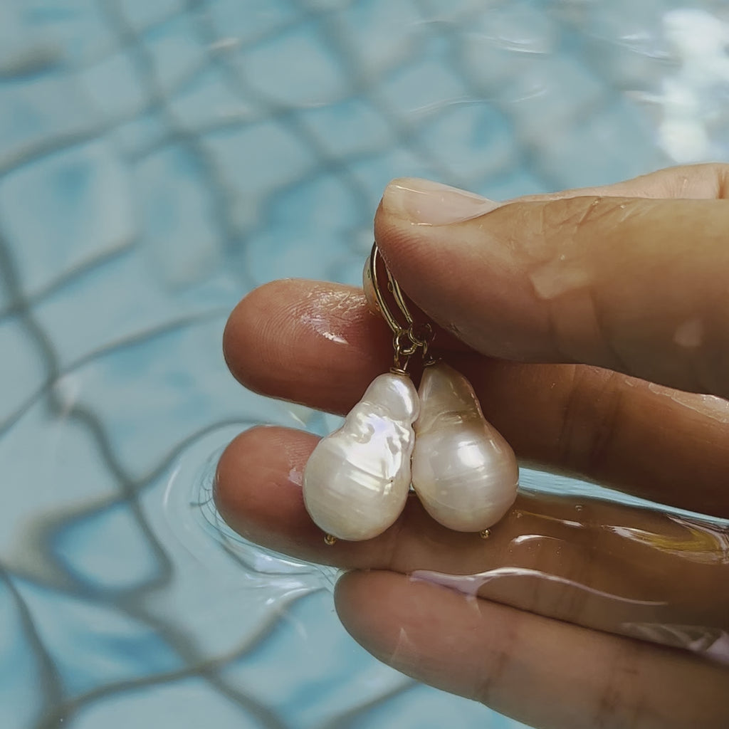 Amy Baroque Pearl Earrings